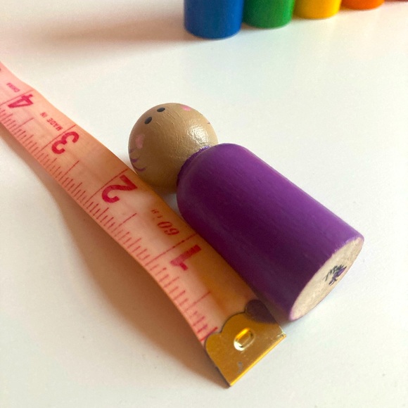 Wooden Peg Dolls, rainbow colours - Picture 4 of 5